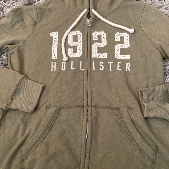 Hollister sweatshirt - Picture 2 of 4